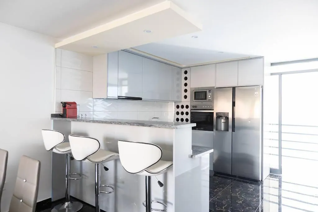 3 Bdr Apt, Palmarejo - Lcgr Praia 0*,  Yeşil Burun Adaları